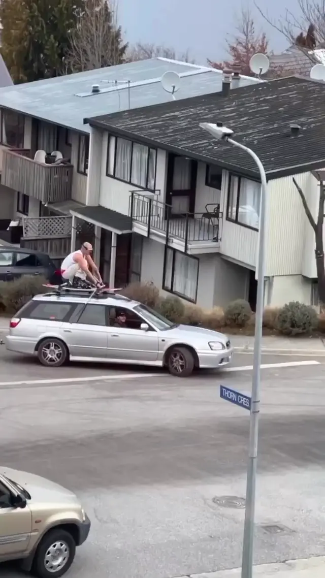 They see me rollin' на лыжах