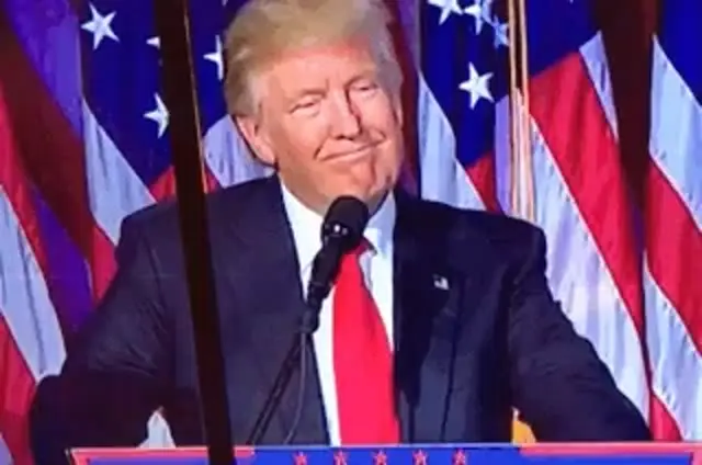 Дональд Трамп показывает класс