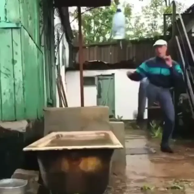 Безумный мастер боевых искусств на даче