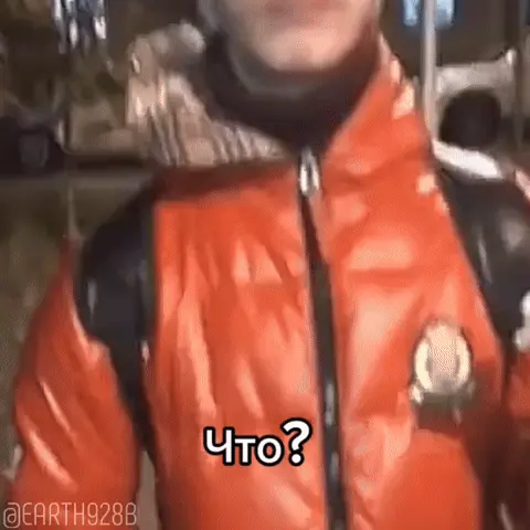 Иван Золо смотрит в камеру, слегка двигая головой и губами, как будто переспрашивает или находится в ступоре. — Иван Золо
