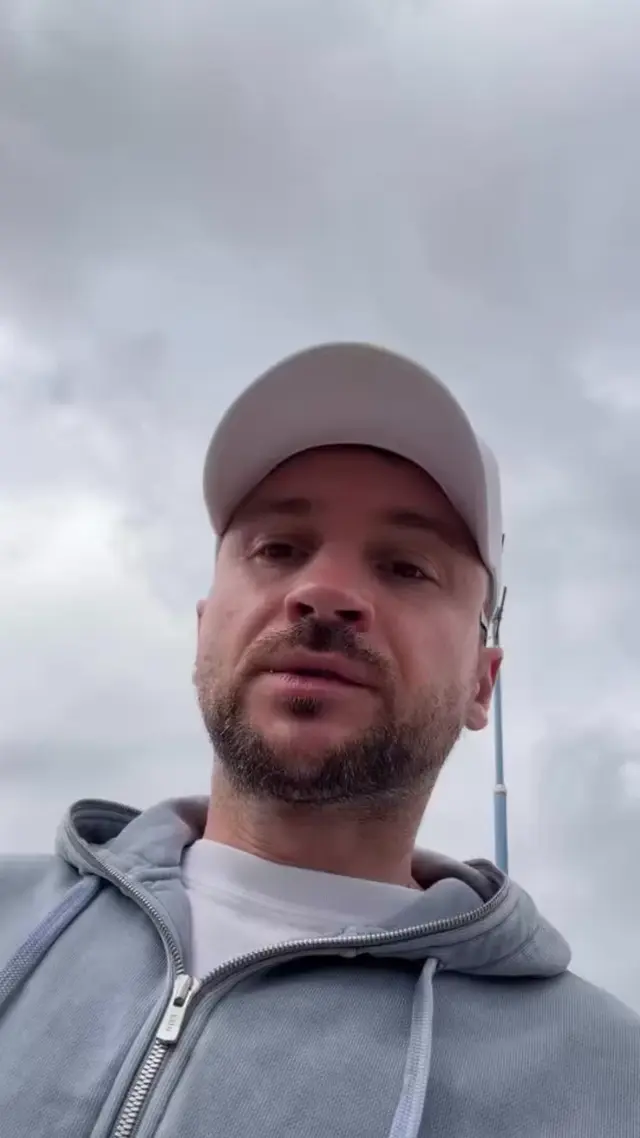 Сейчас я обязательно наткнусь в дерьмо