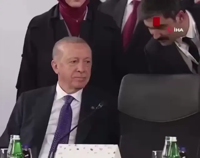 Эрдоган и Макрон: странное рукопожатие
