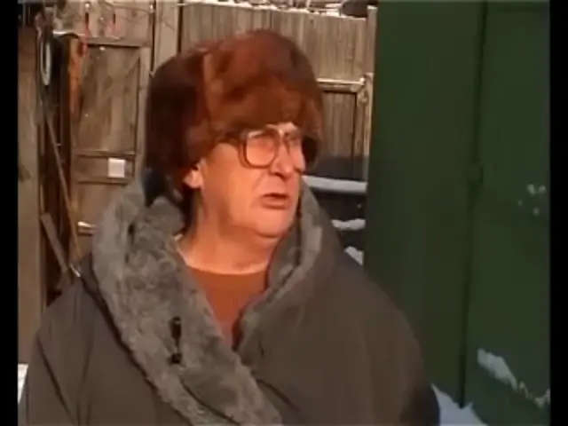 Минут пять-десять пятого утра