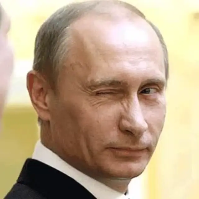 Путин подмигивает с сердечками