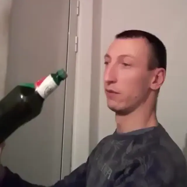 Когда пытаешься проглотить бутылку целиком