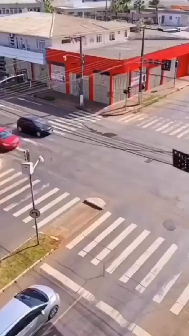 Бесконечный перекресток и хаос на дороге