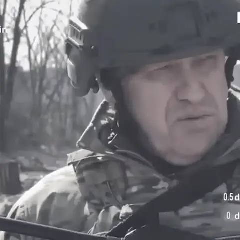 Человек в военной экипировке смотрит в камеру и что-то говорит, видео зациклено на этом коротком фрагменте. — Евгений Пригожин