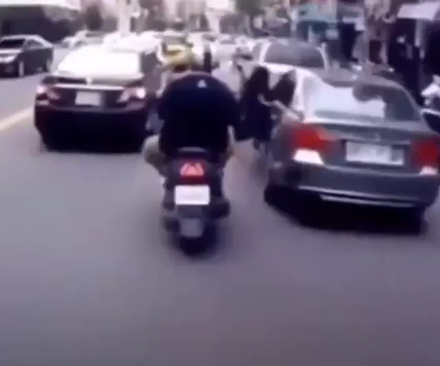 Дорожные разборки со скутером