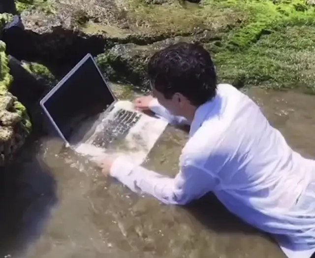 Когда работаешь на удаленке у моря