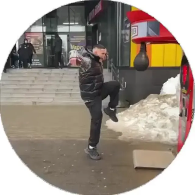 Вацок, ты даже ударить нормально не можешь