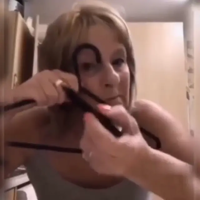 Брови по вешалке