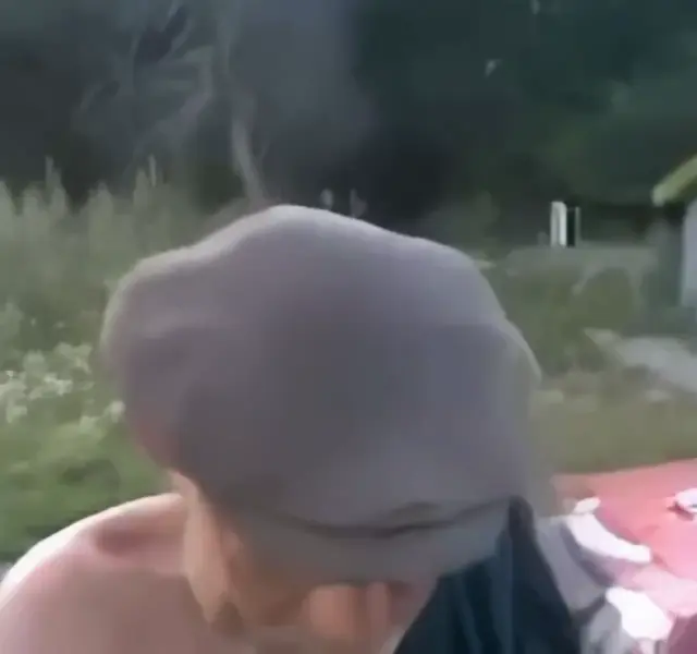 На, тварь, на!