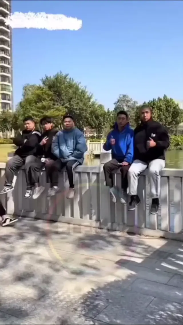 Эффект домино у воды