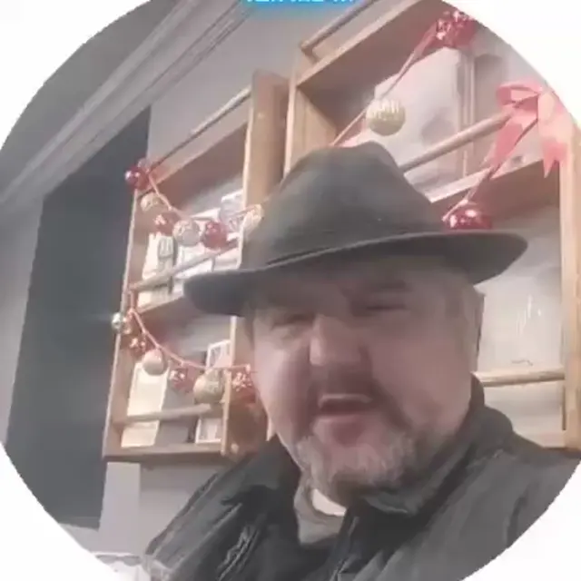 Поздравление от мужчины в шляпе с пивом