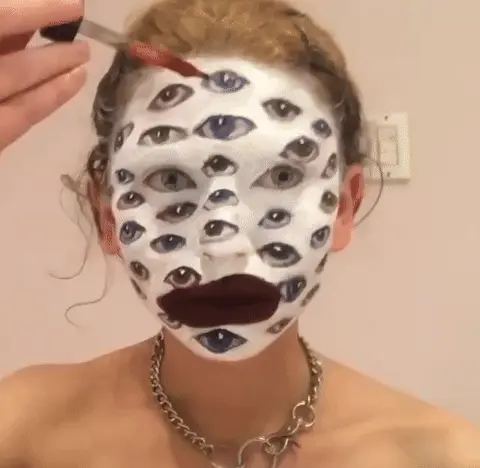Макияж с кучей глаз