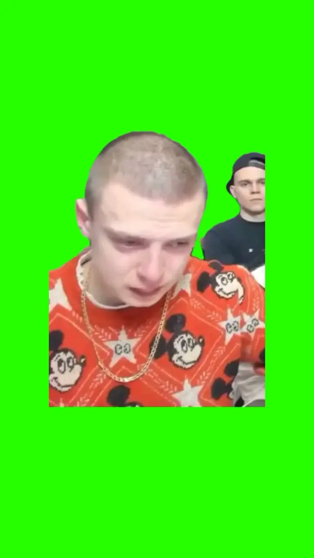 Мелстрой плачет на зеленом фоне