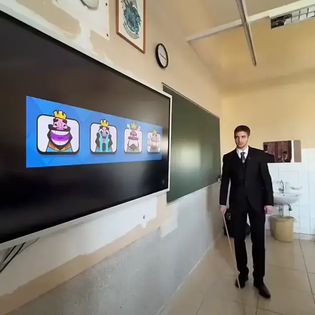 Урок по Clash Royale в школе