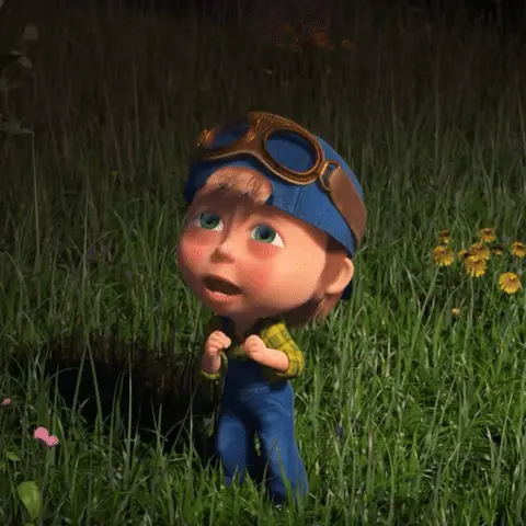 Мальчик стоит в поле, пожимает плечами и оглядывается по сторонам с выражением полной растерянности. — Маша (Маша и Медведь), мальчик из мул