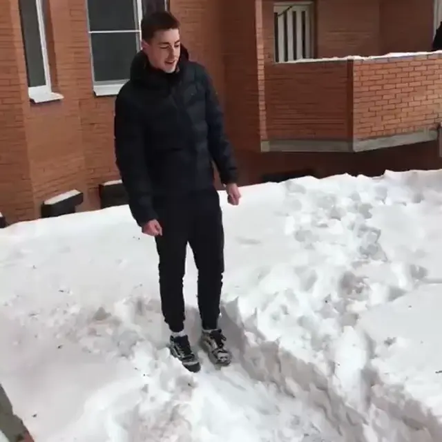 Прыжок веры в сугроб
