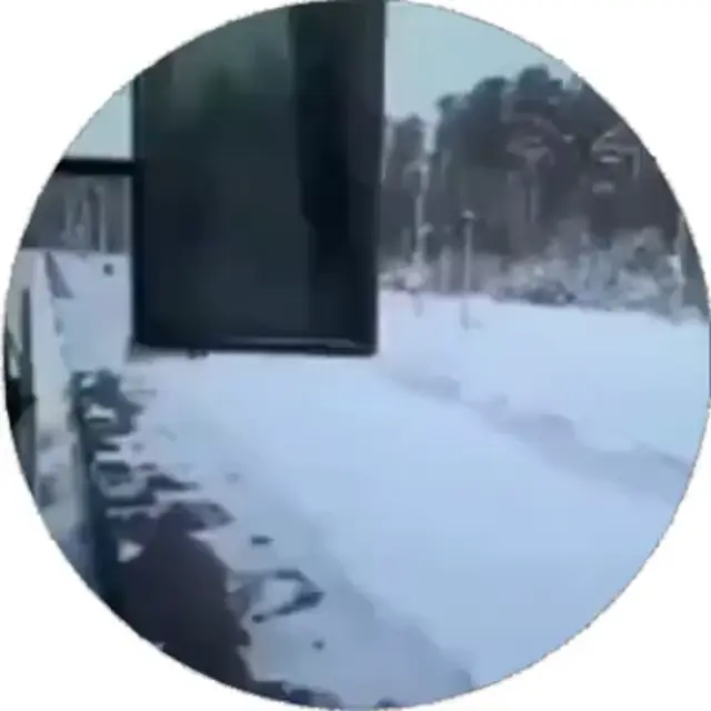 Эй, Сюда! Снежный душ от поезда