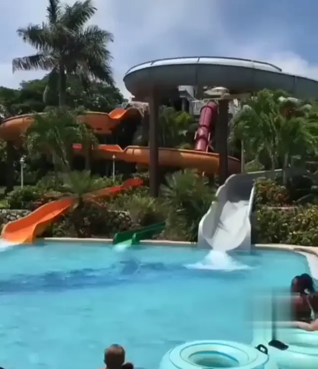 Эпичное скольжение по воде