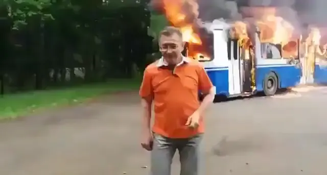 Троллейбус горит, но я буду дома вовремя