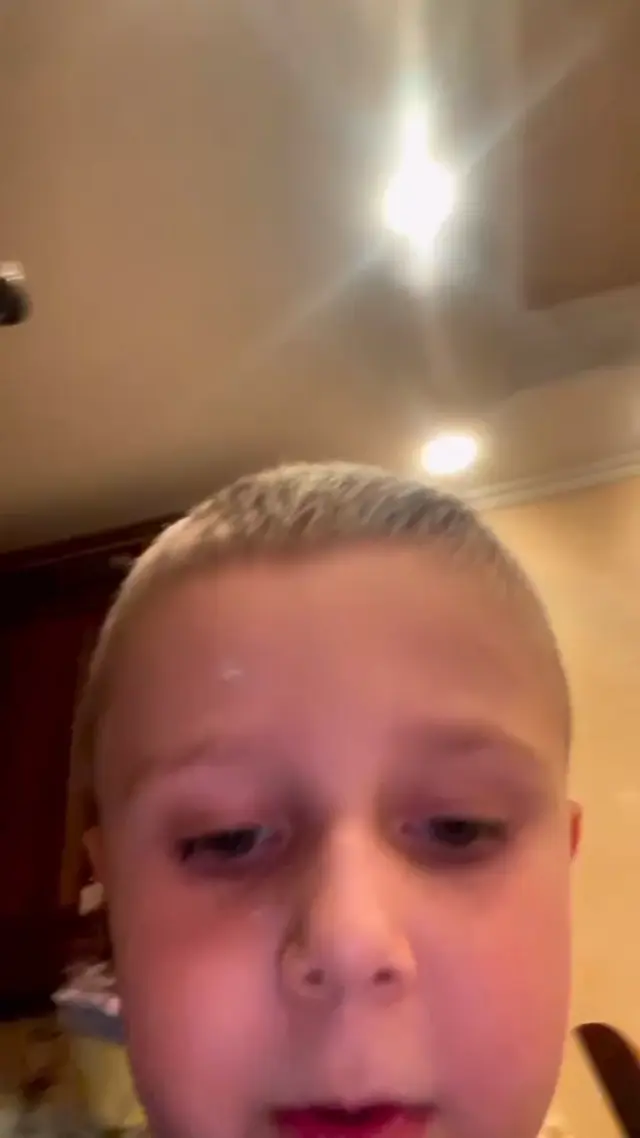 А что у нас есть покушать? Где моё пироженка?