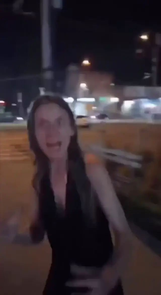 Быстро отошёл от меня!