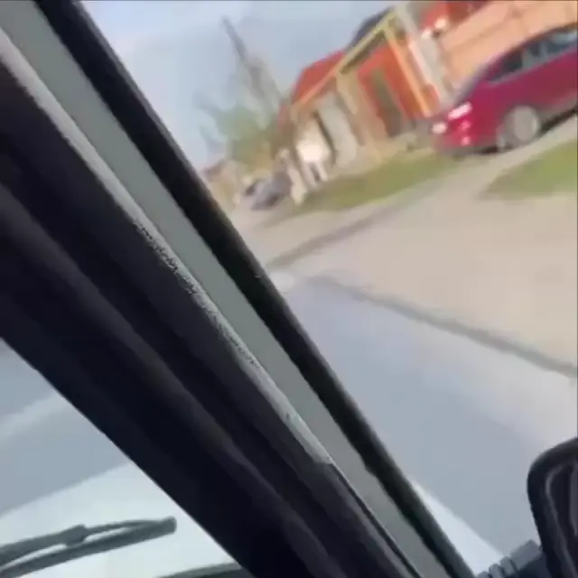 Турбо-дед на велосипеде обгоняет машины