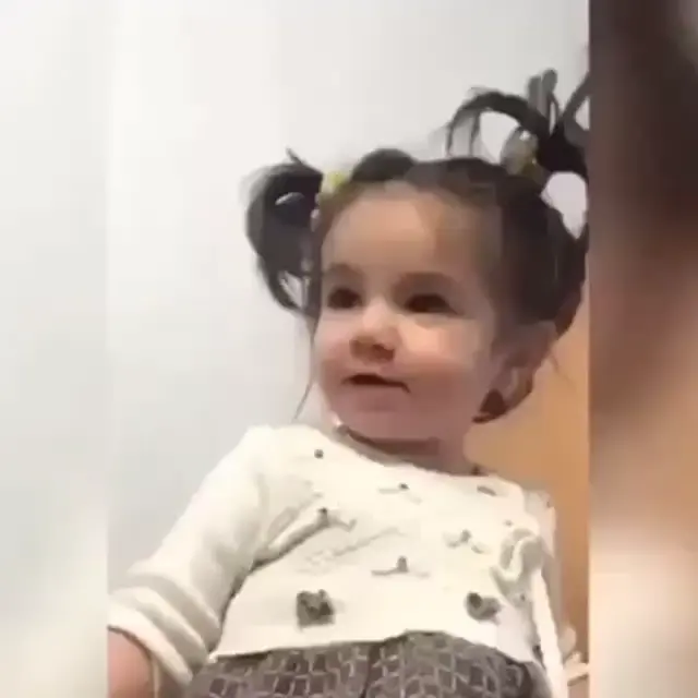 Маленькая злодейка со смешным смехом