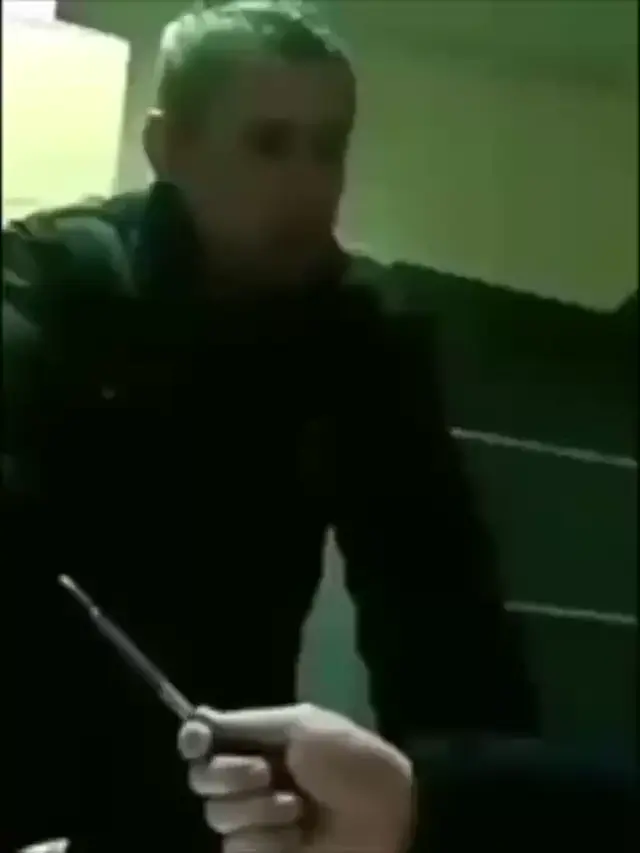 Держите ручку, вот здесь подпись