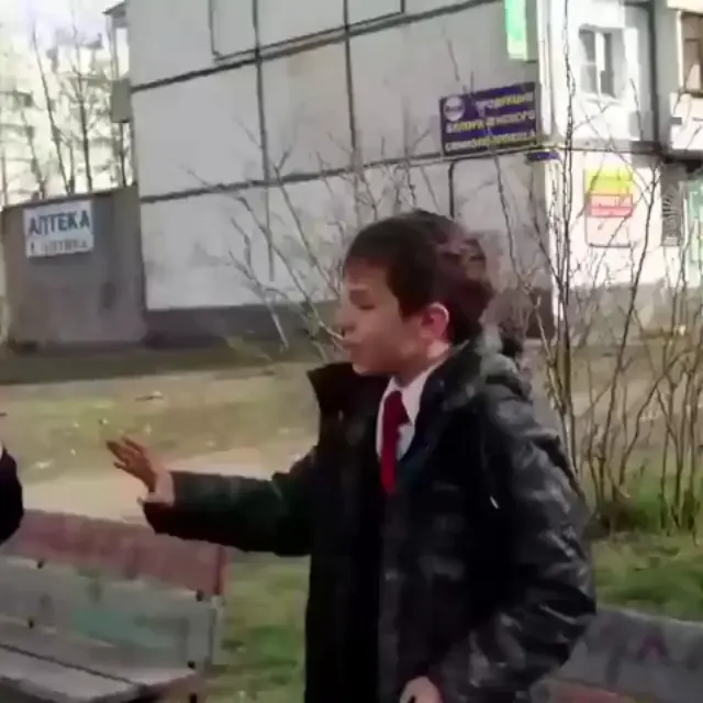 Миша, пока! Эпичная битва школьников