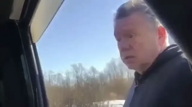 Ты чё выёбываешься, гнида?