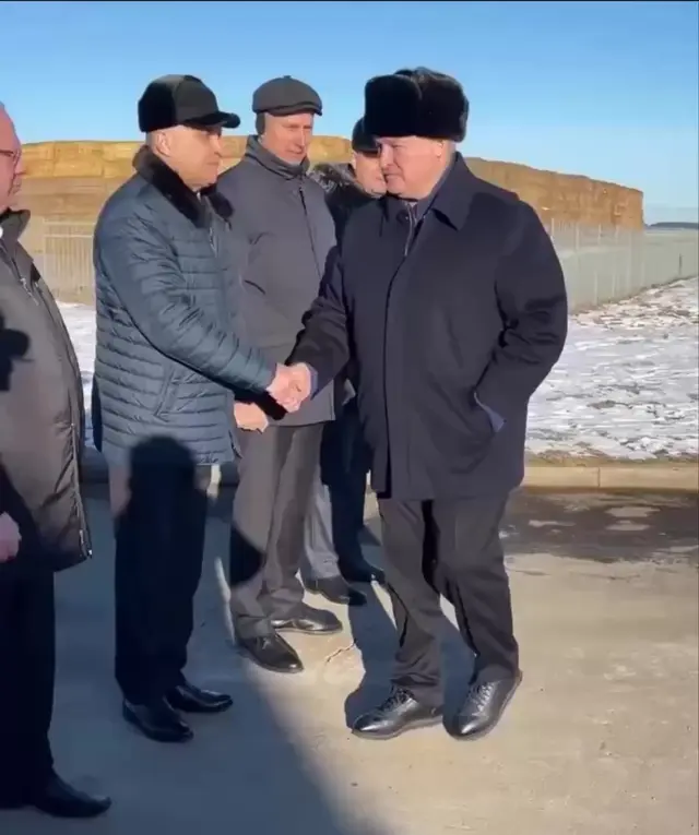 Бесконечные рукопожатия Лукашенко