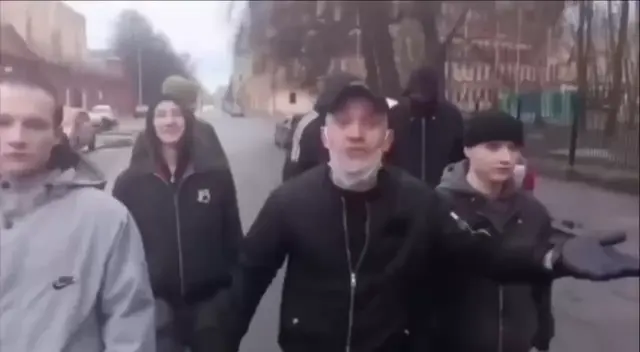 Вы же мужчины, у вас яйца