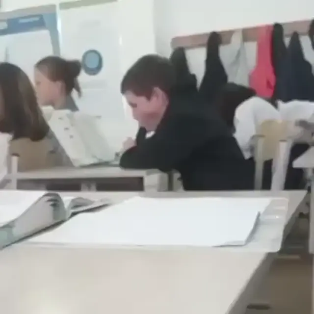 О боже какой мужчина в классе