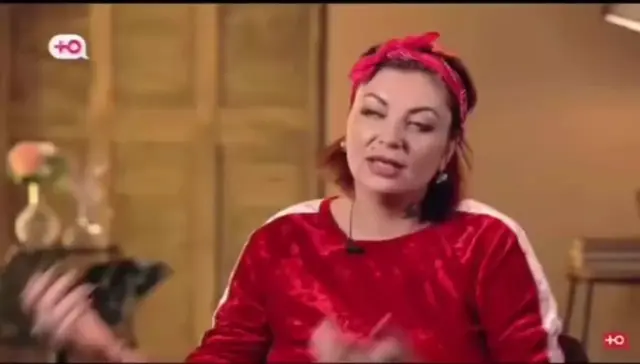 Я лежу и пыль лежит