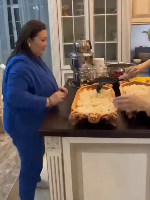 Имитация бурной деятельности на кухне