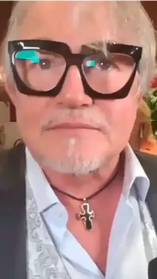 А кто вас учил такие вопросы задавать уважаемым людям?