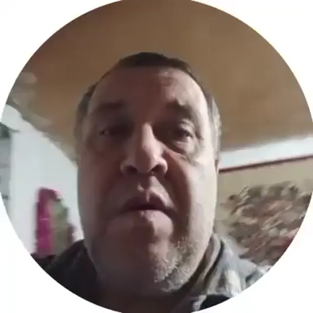 Мужик с освежителем воздуха