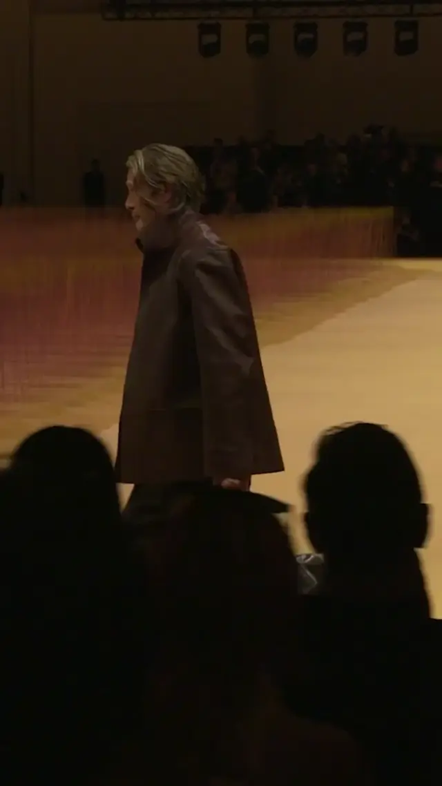 Мадс Миккельсен на показе Zegna