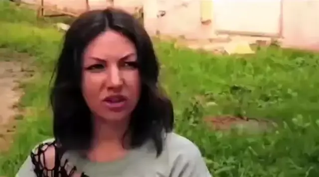 Чего блять? Недоумевающая девушка