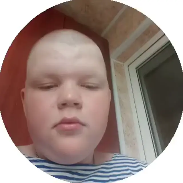 Пацан молодой, а она молодая