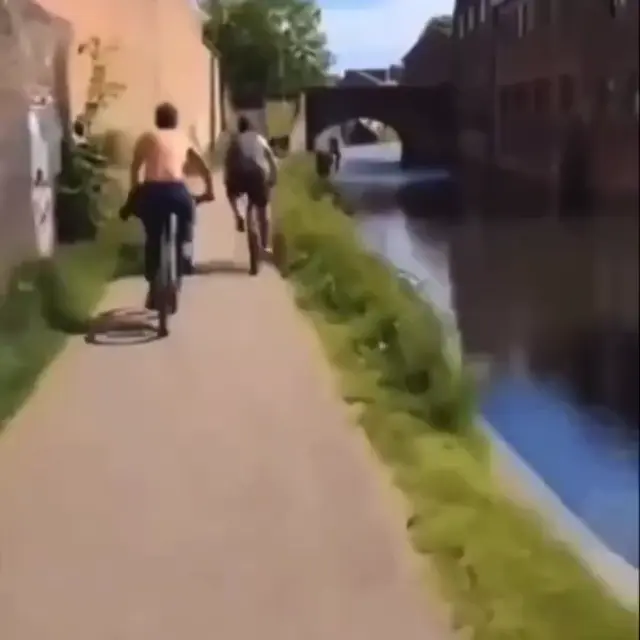 Неудачный поворот на велосипеде