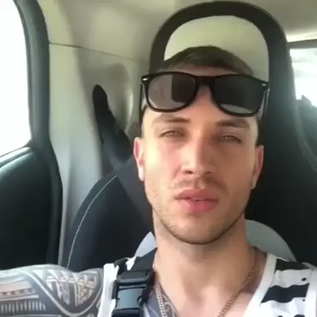 Слышь, ты это, попой не виляй