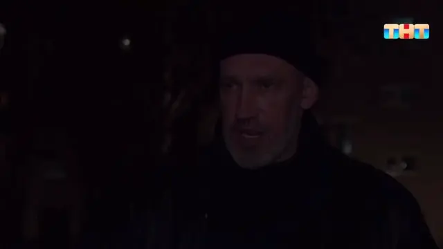 Мужчина резко просыпается в ванной